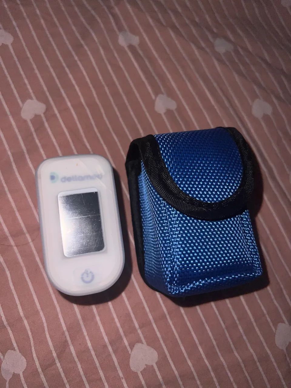 Oxímetro de dedo com capinha e bolsinha para guardar  - Foto 5
