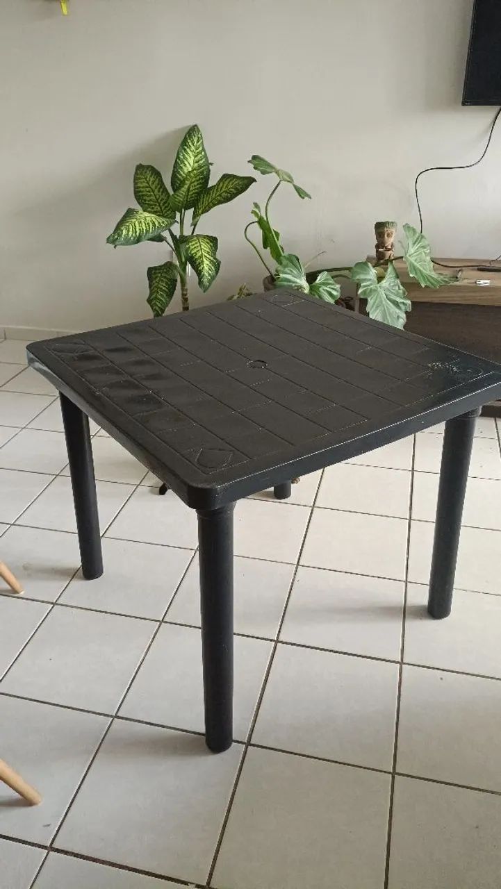 Mesa de Plástico Quadrada Preta - Ideal para Área Externa/Varanda - Foto 2