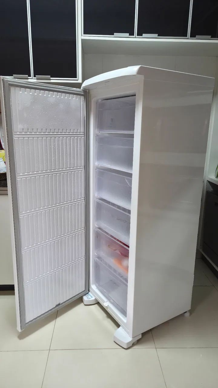 Freezer electrolux fe23 197 litros - Foto 3