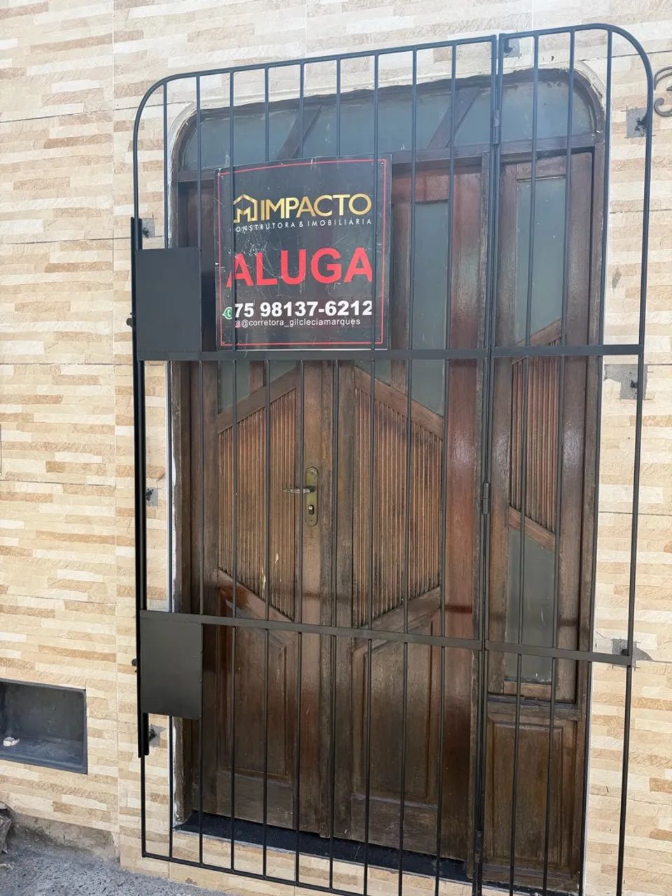 Kitnet com Garagem no Centro - R$ 700