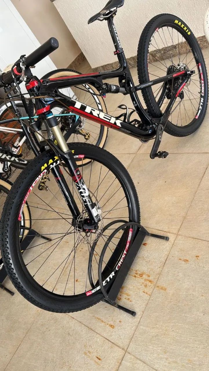 Mountain bike full Trek Carbono 