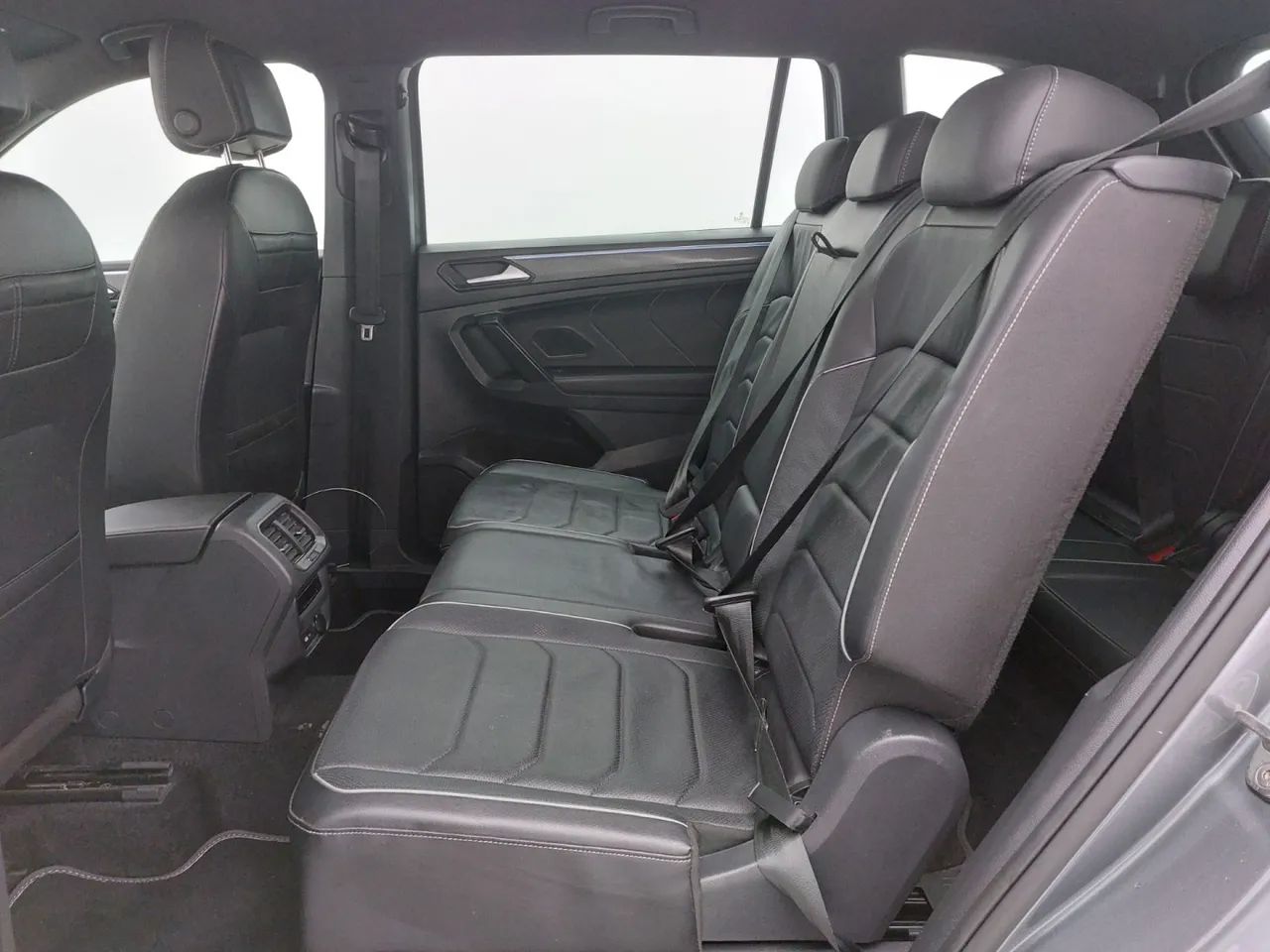 Volkswagen Tiguan Allspac R-Line 300 TSI 2.0, foto 17 de 18