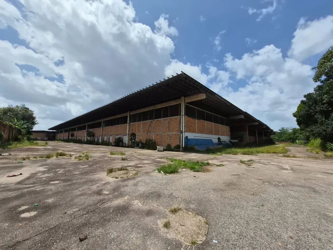 Galpão com 35 mil m2 Alugo ou vendo.