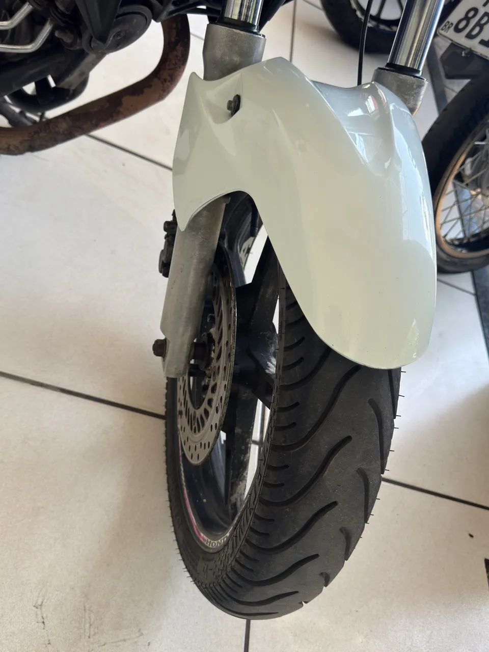 CB300 com 2 discos, em dia de repasse, FIPE. R$12.574 - Foto 3