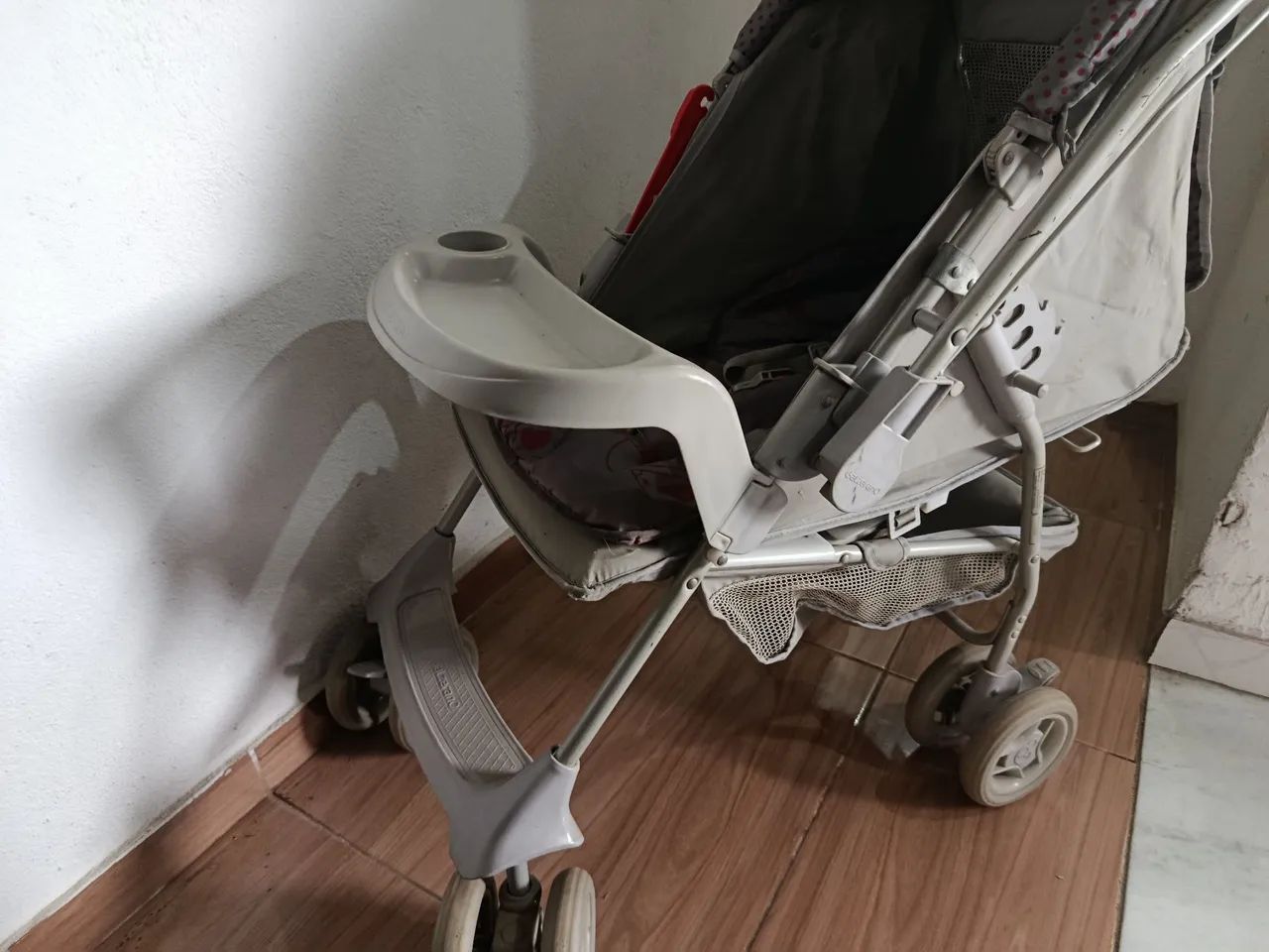 Carrinho de bebê e bebê conforto - Foto 2