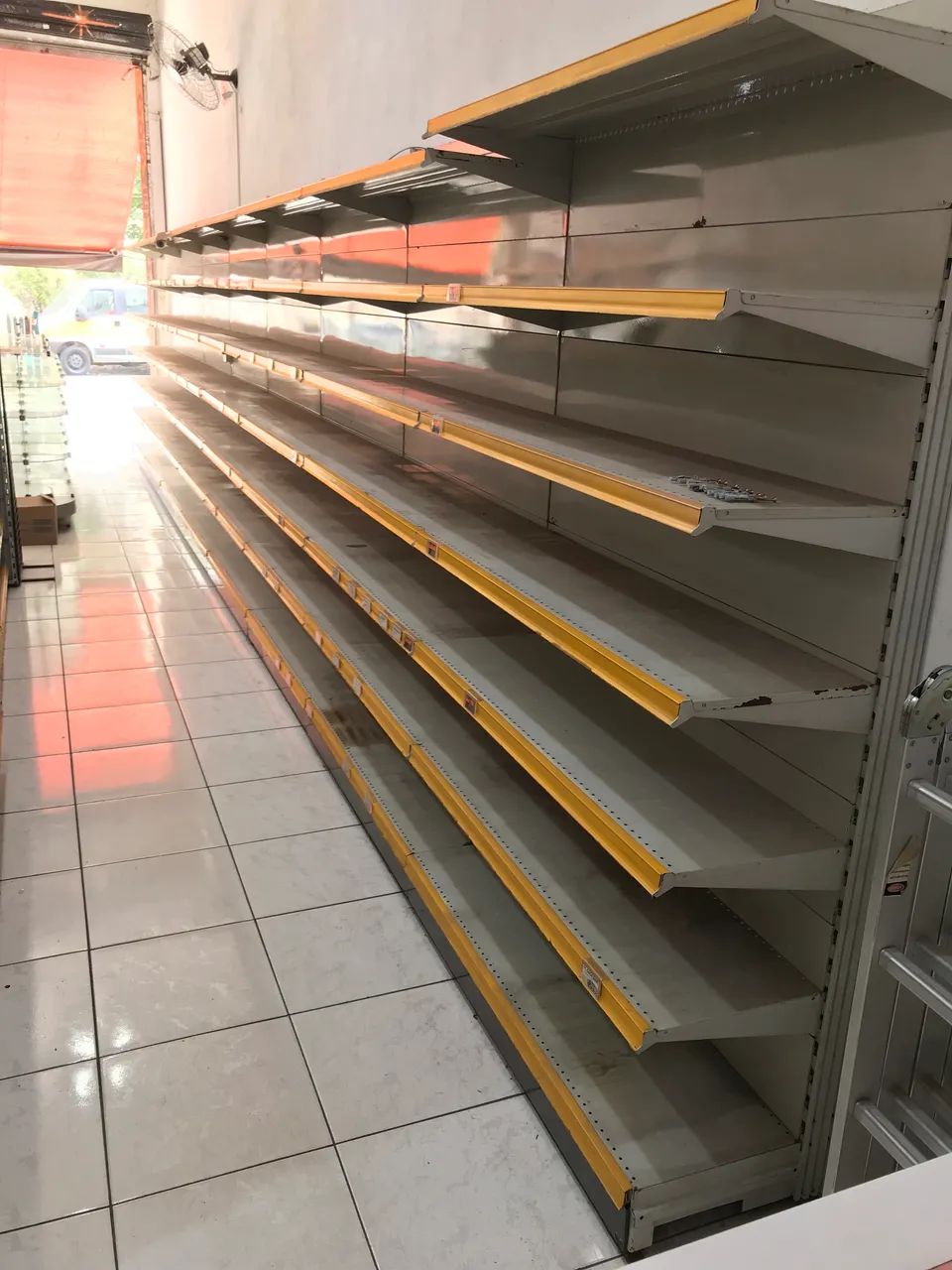 Vendo instalação completa loja de cosméticos  - Foto 2