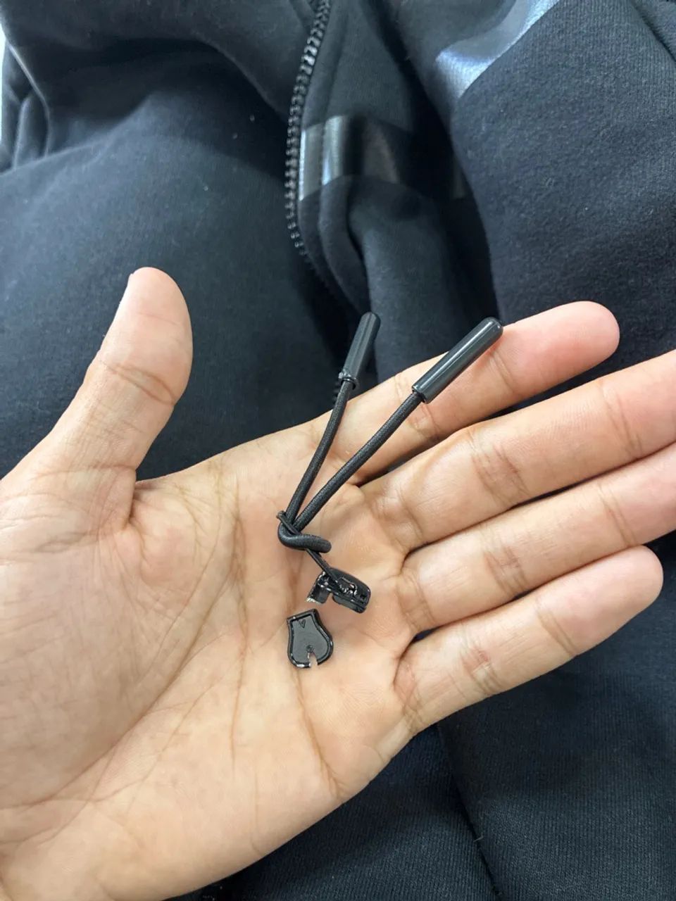 Nike Tech Fleece com zíper frontal estragado - Foto 3