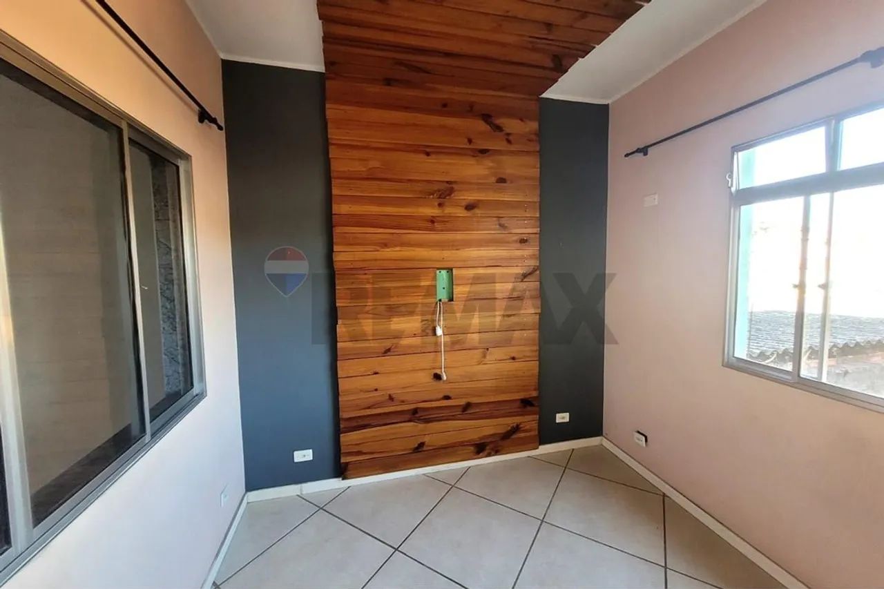 Casa com 2 quartos, sendo 1 suite na Av.Cantídio Sampaio