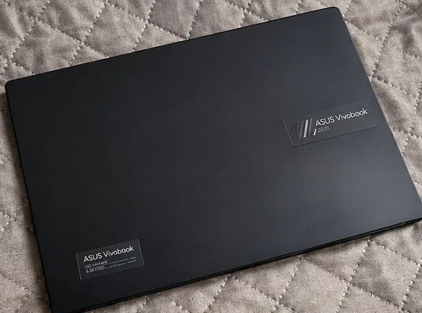 Notebook ASUS Vivobook Go 15 Ryzen 5 8GB 512GB SSD - Foto 3