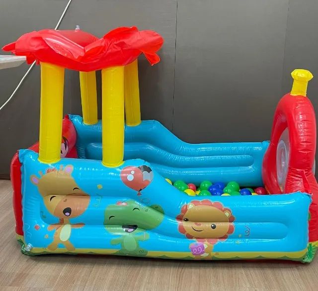 Trenzinho Inflável Fisher Price  + 200 Bolinhas coloridas