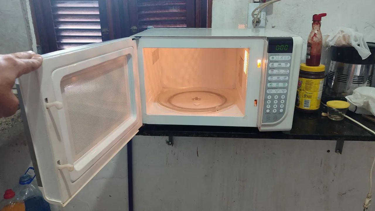 Vendo microondas Electrolux 30 litros - Foto 5