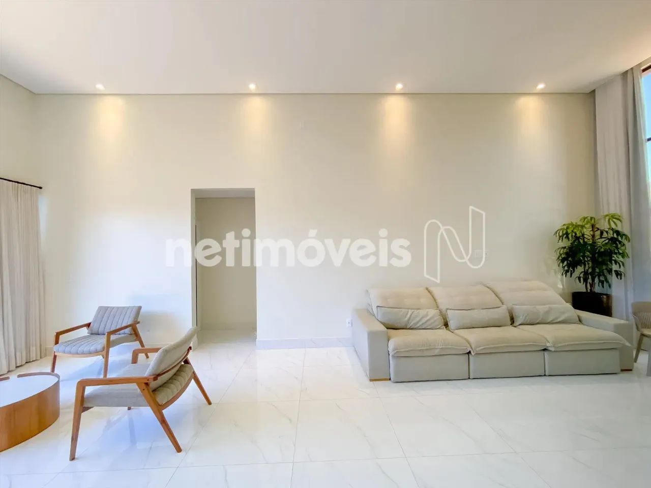 Residencial Particular 3 Quartos - Suítes Mobiliado Arniqueiras - Foto 4