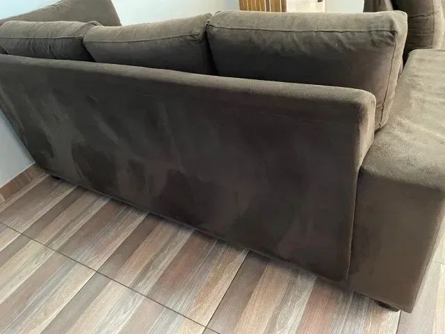 Sofá seminovo 3 e 2 Lugares marrom - Foto 5