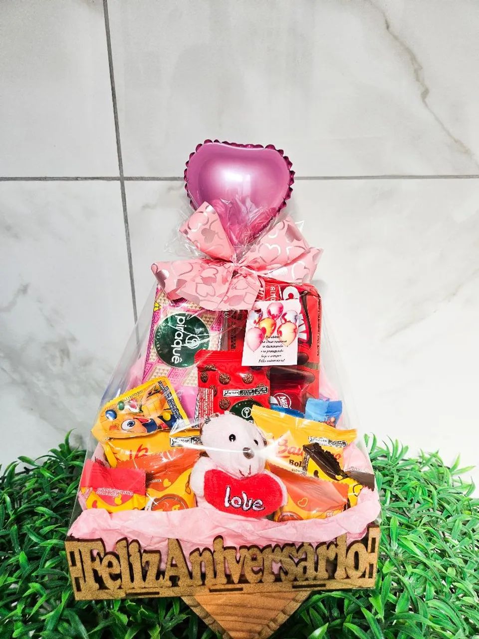 Cesta de chocolate para aniversário - Foto 4