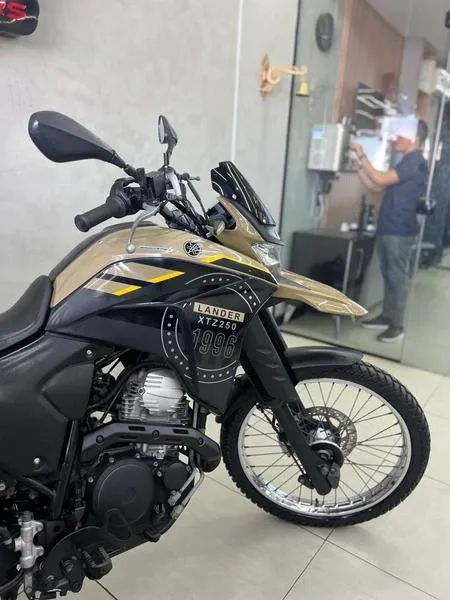 YAMAHA XTZ250 LANDER 2023 - Foto 4