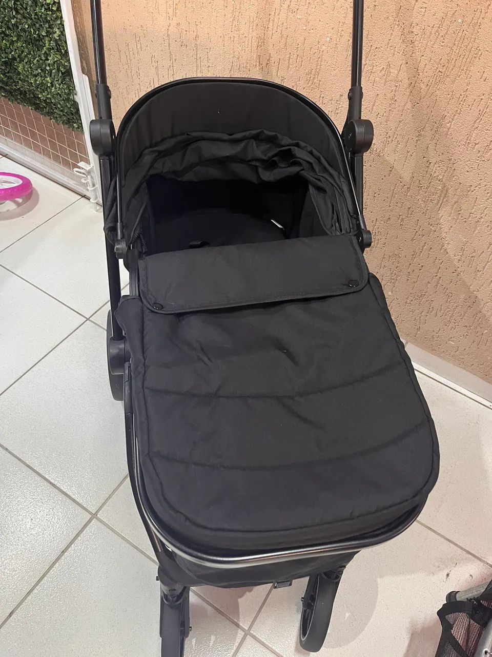Carrinho de bebê + bebê conforto + base automóvel 