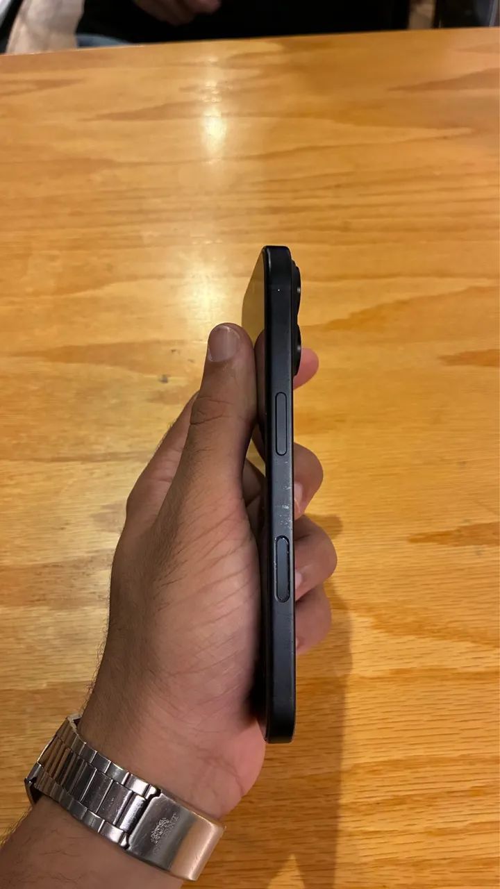 Iphone 16 com capas, caixa e cabo ACEITO TROCA E OFERTA!!!! - Foto 4