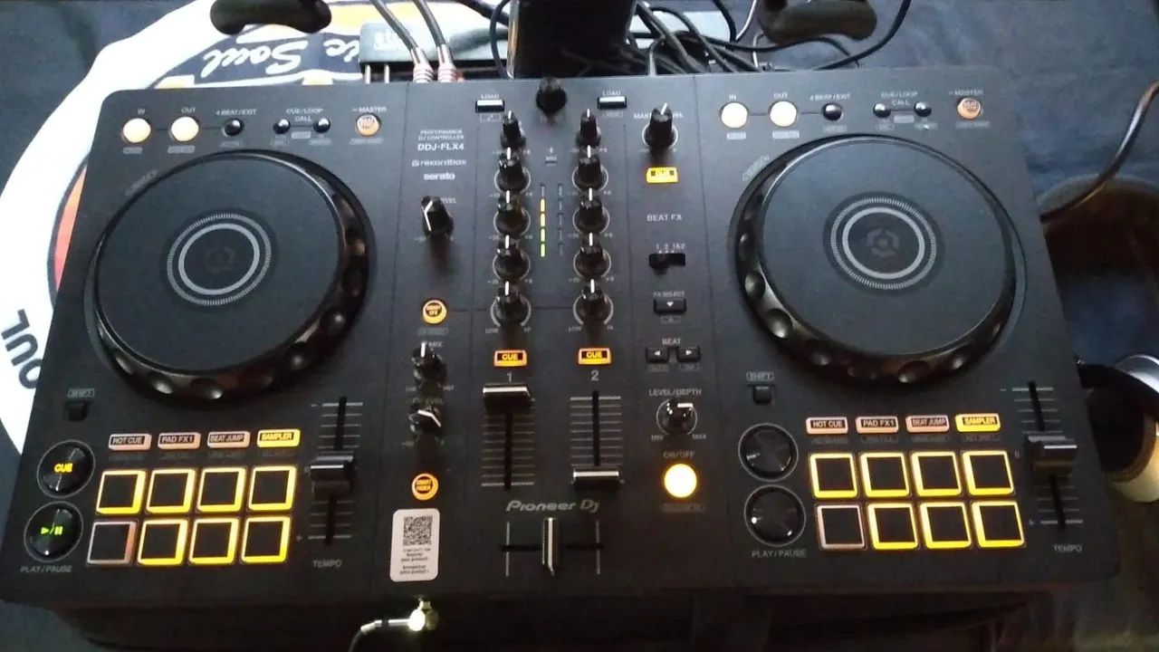 DDJ-FLX4 COM CAIXA ZERO 