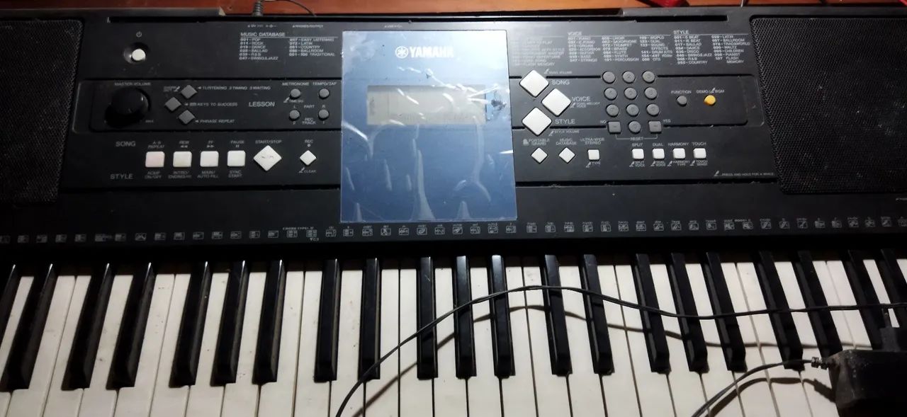 Teclado Yamaha 