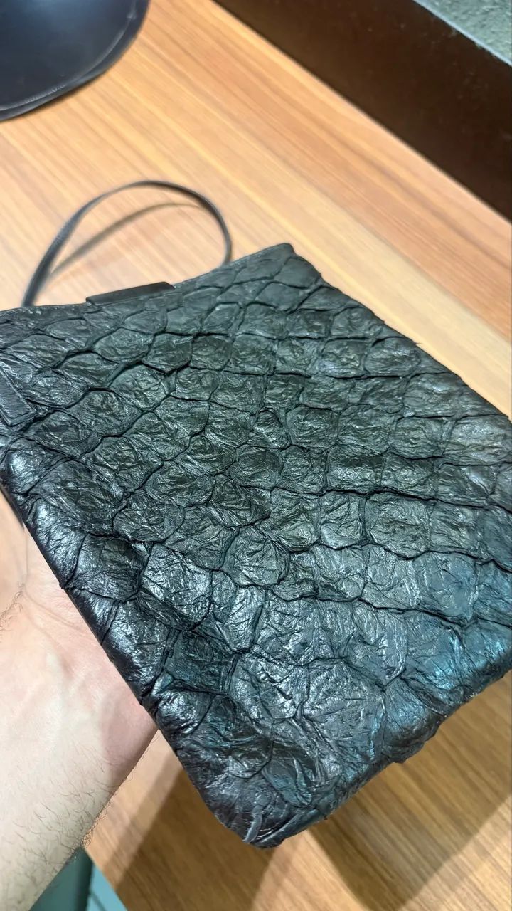 Osklen Pirarucu Mini Flat Bag Preta Original - Foto 4