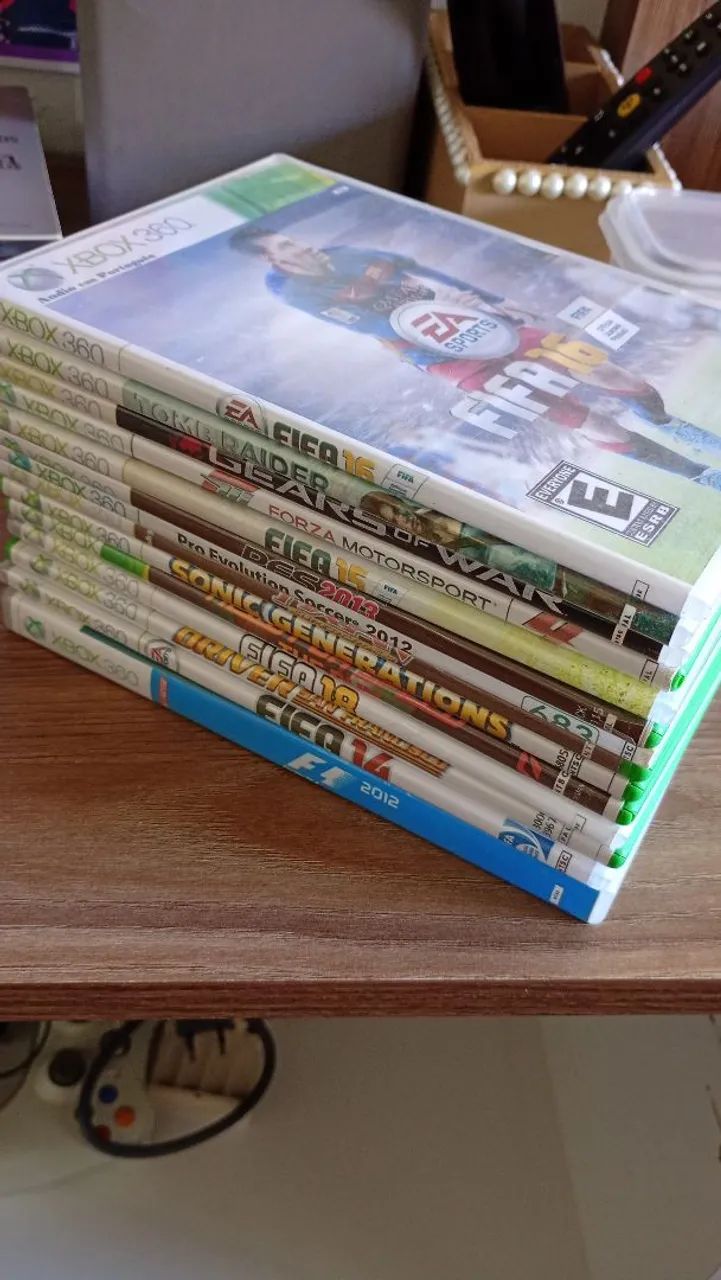 Xbom 360 com 2 controles e jogos  - Foto 3