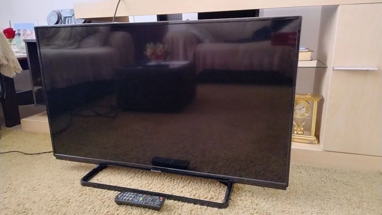 TV LCD Panasonic 40 polegadas - não é Smart