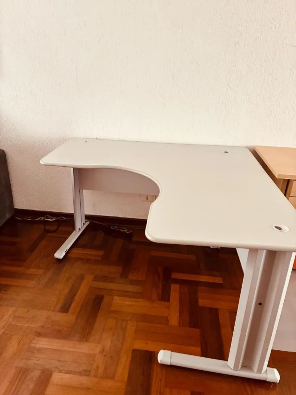 Mesa escritório em L