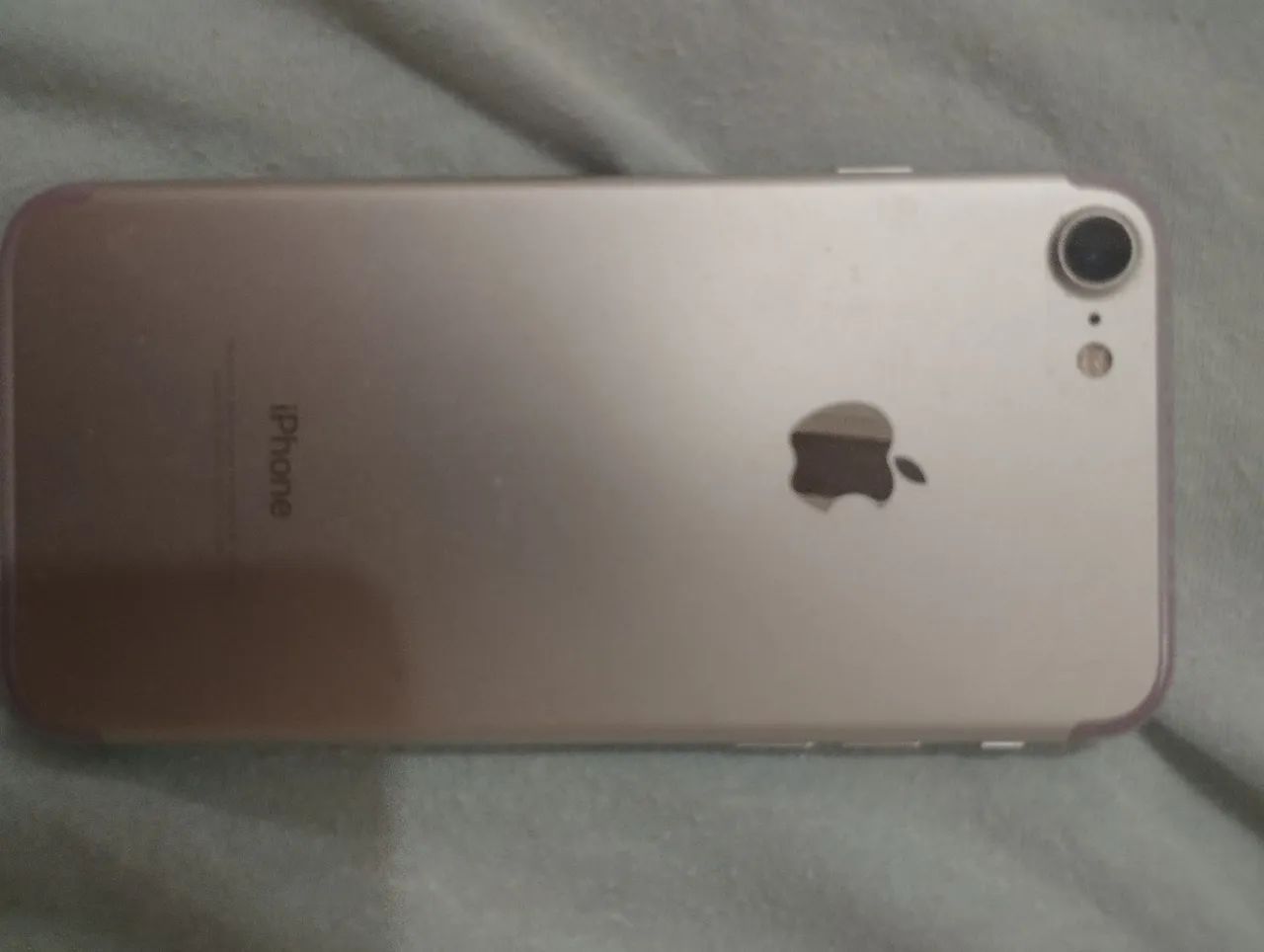 Celular iPhone 7 para retirada de peças 