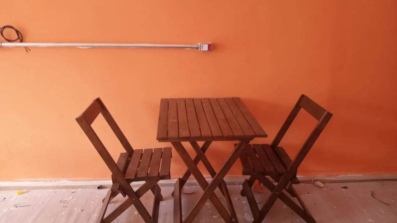 Conjunto de mesa e cadeiras dobráveis 