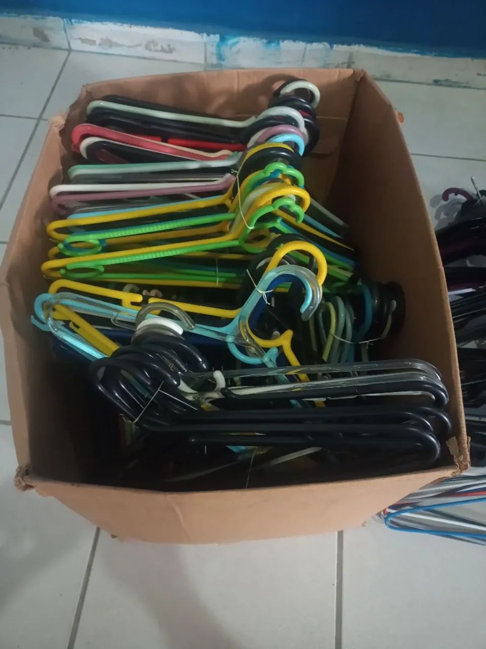 Lote de cabides 