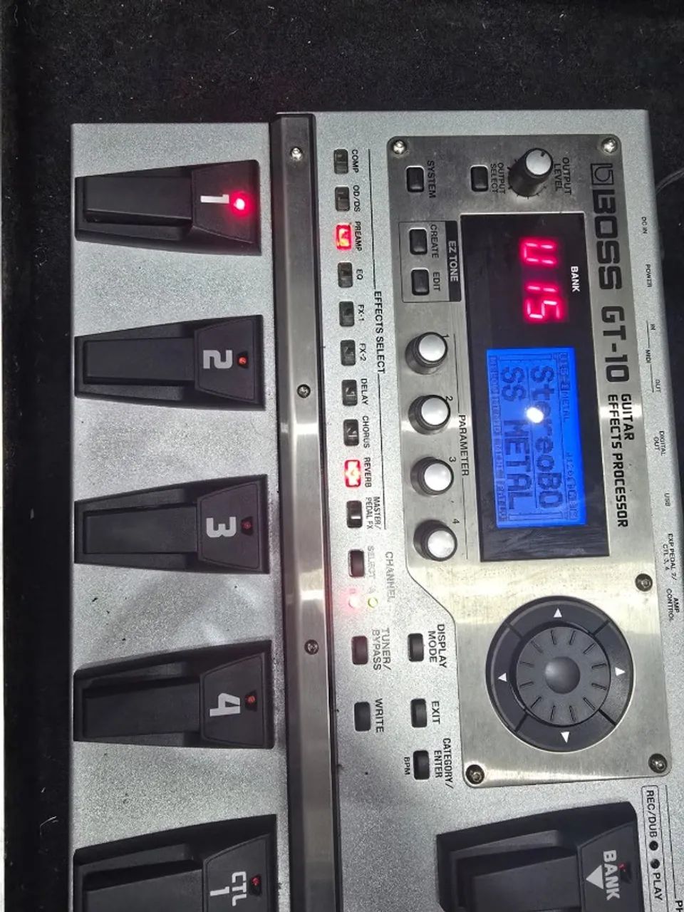 Pedaleira BOSS GT 10 com case - Foto 5