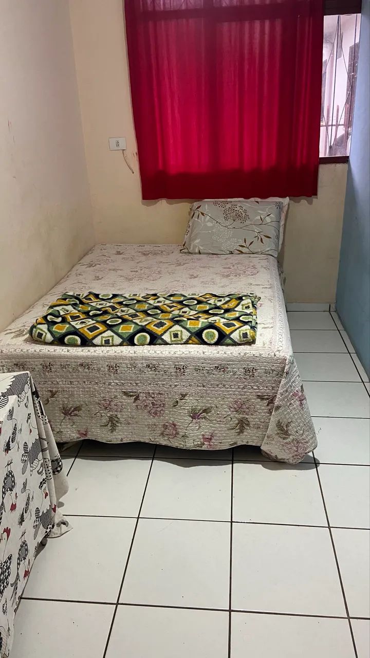 Alugo quarto feminino