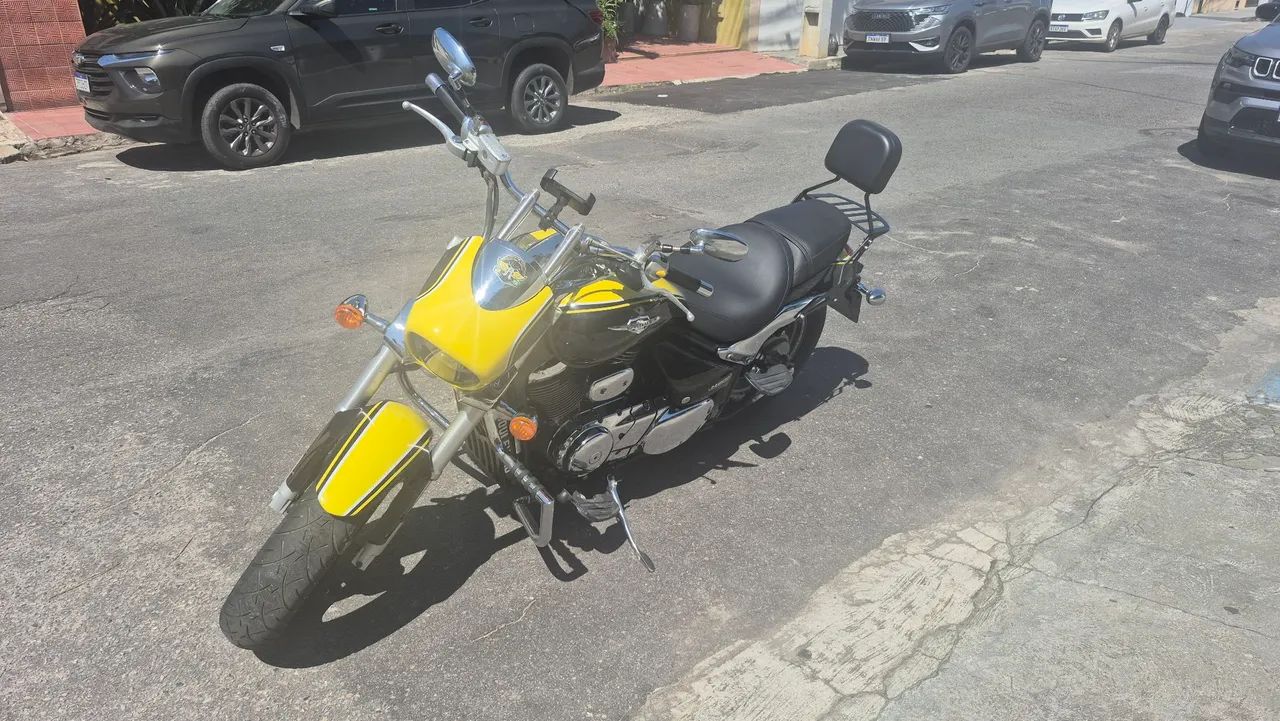 Suzuki Boulevard M800