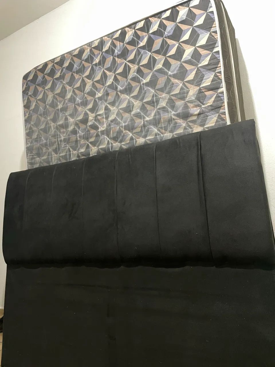 Desapego cama de casal+ cabeceira estofada  - Foto 2