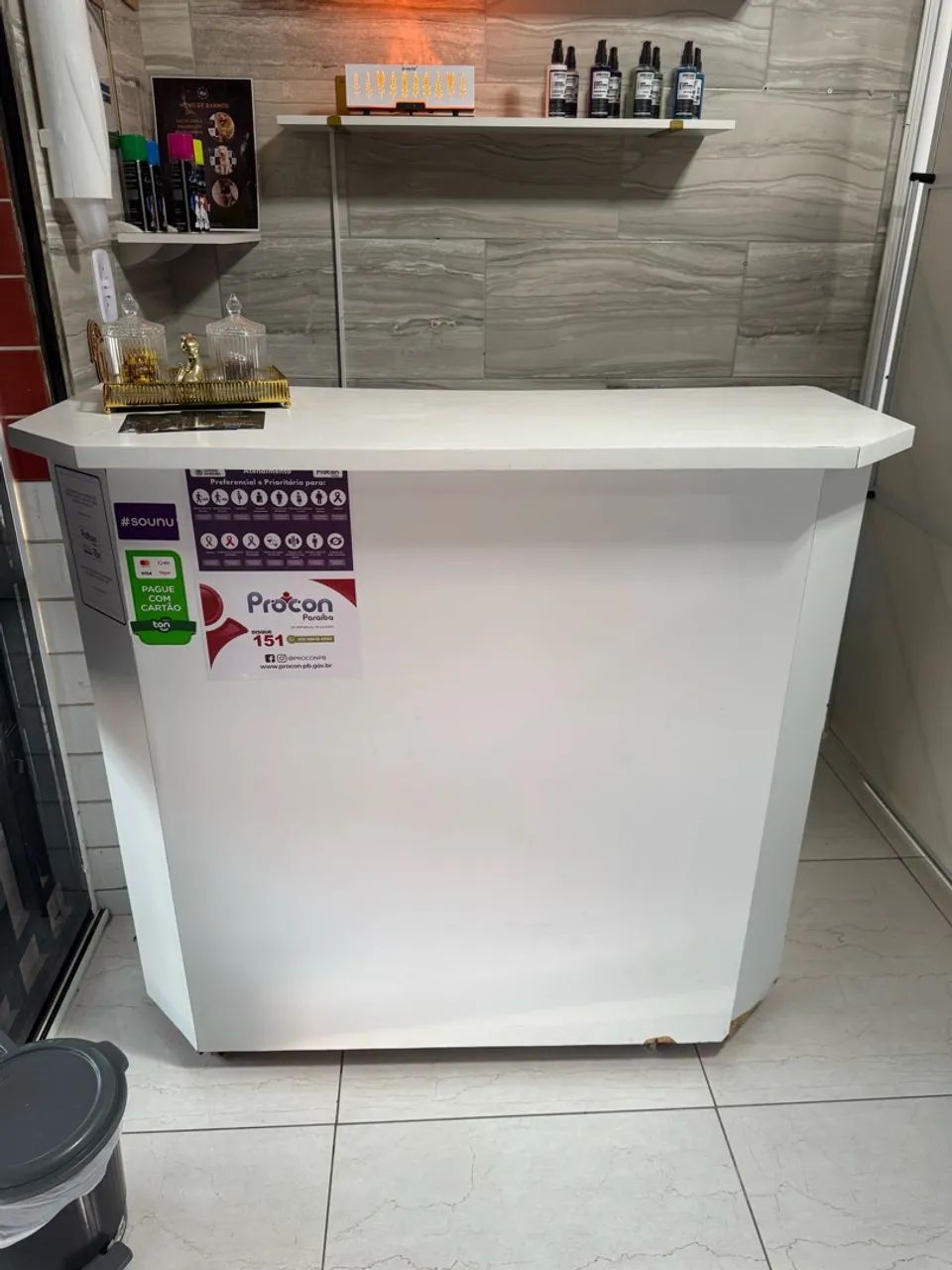 Balcão de recepção 