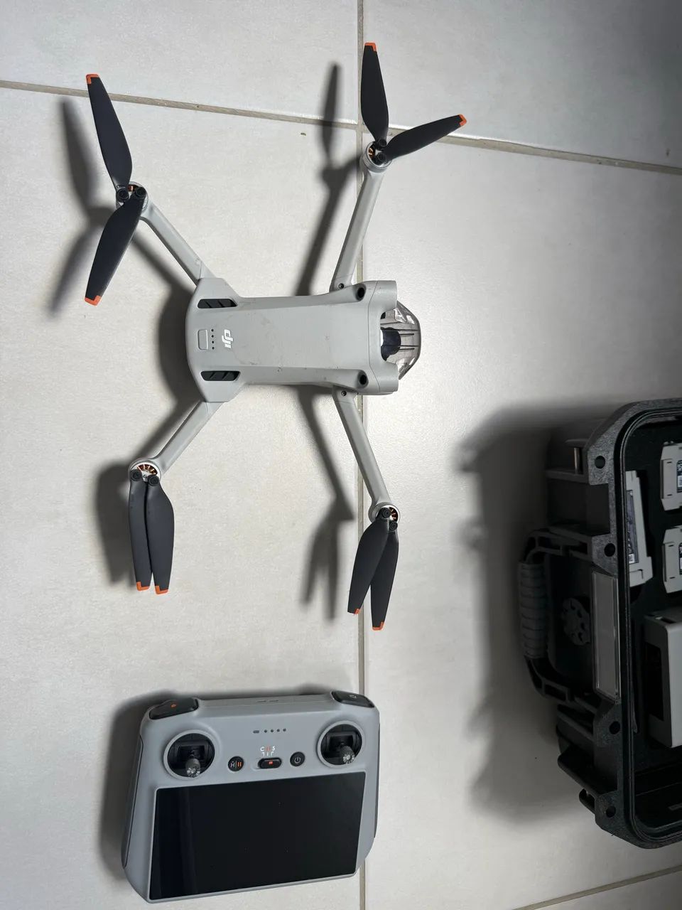 DJI mini 3 pro com duas baterias  - Foto 3