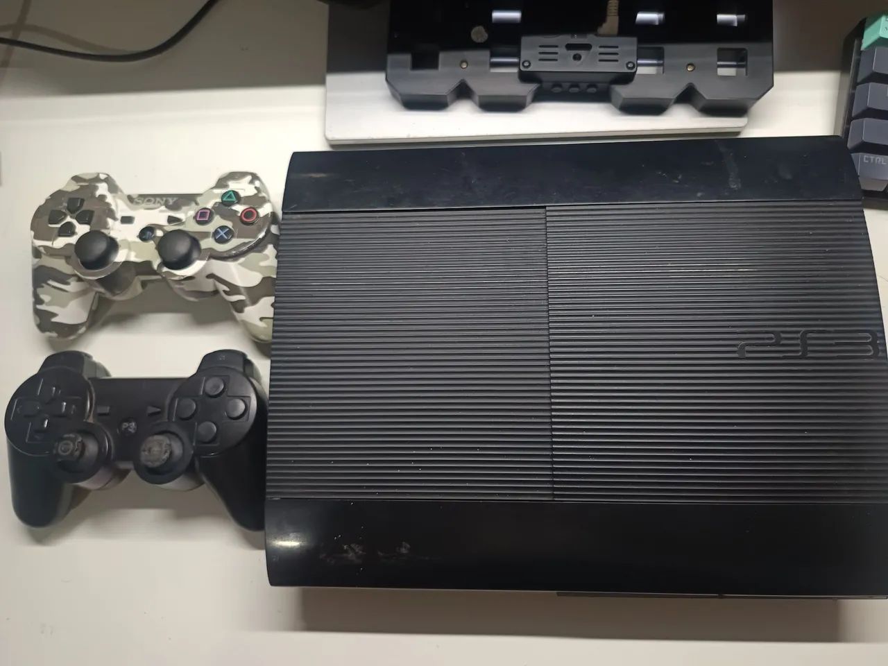 PS3 com 2 controles
