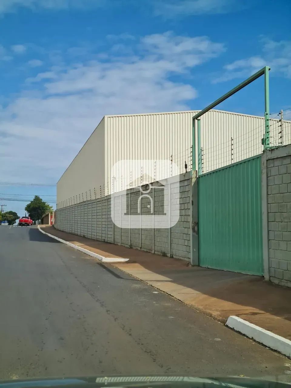 Galpão com patio para Venda Entrada da Cidade. - Foto 3