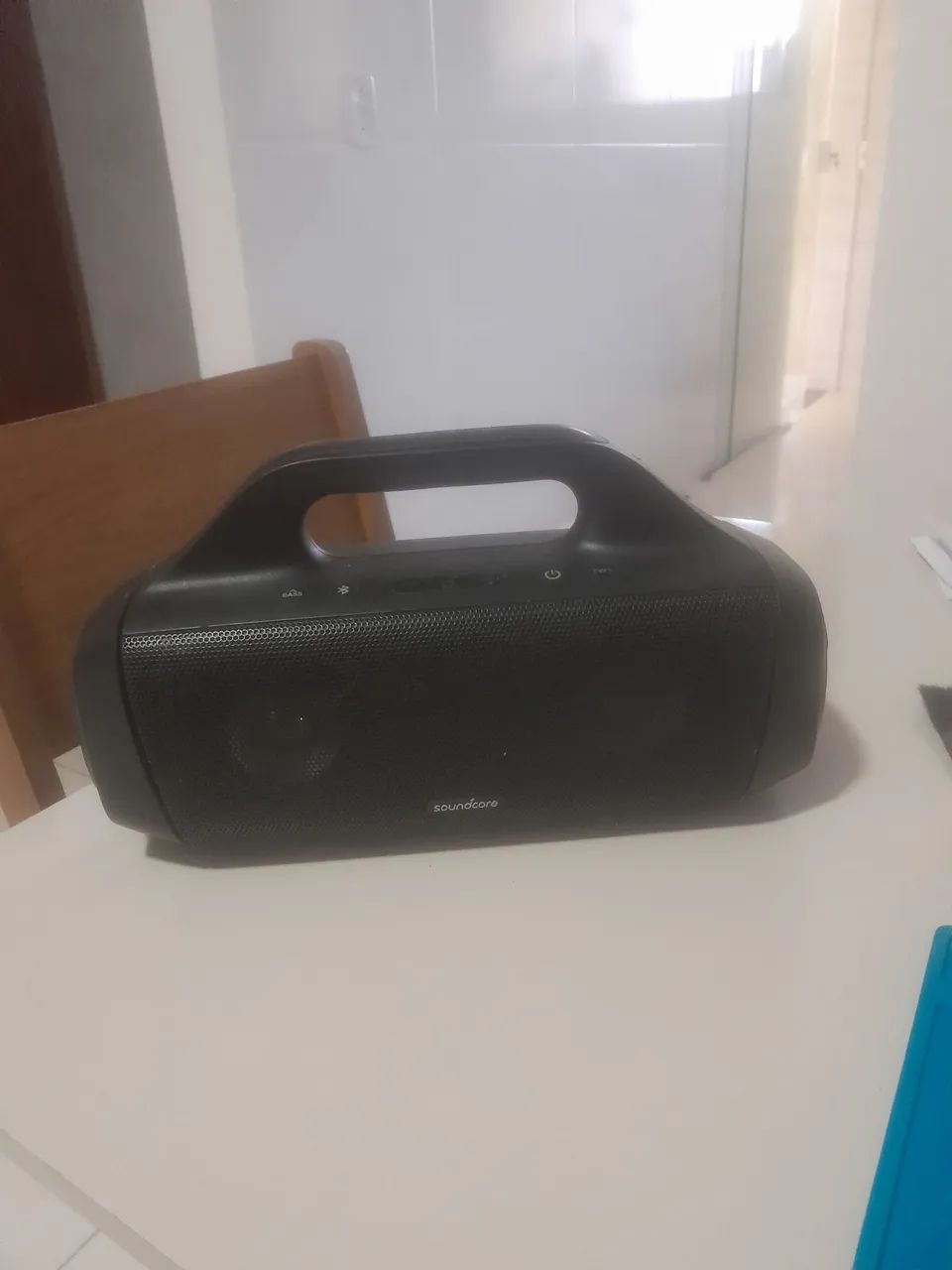 Caixa de som para retirada de peças