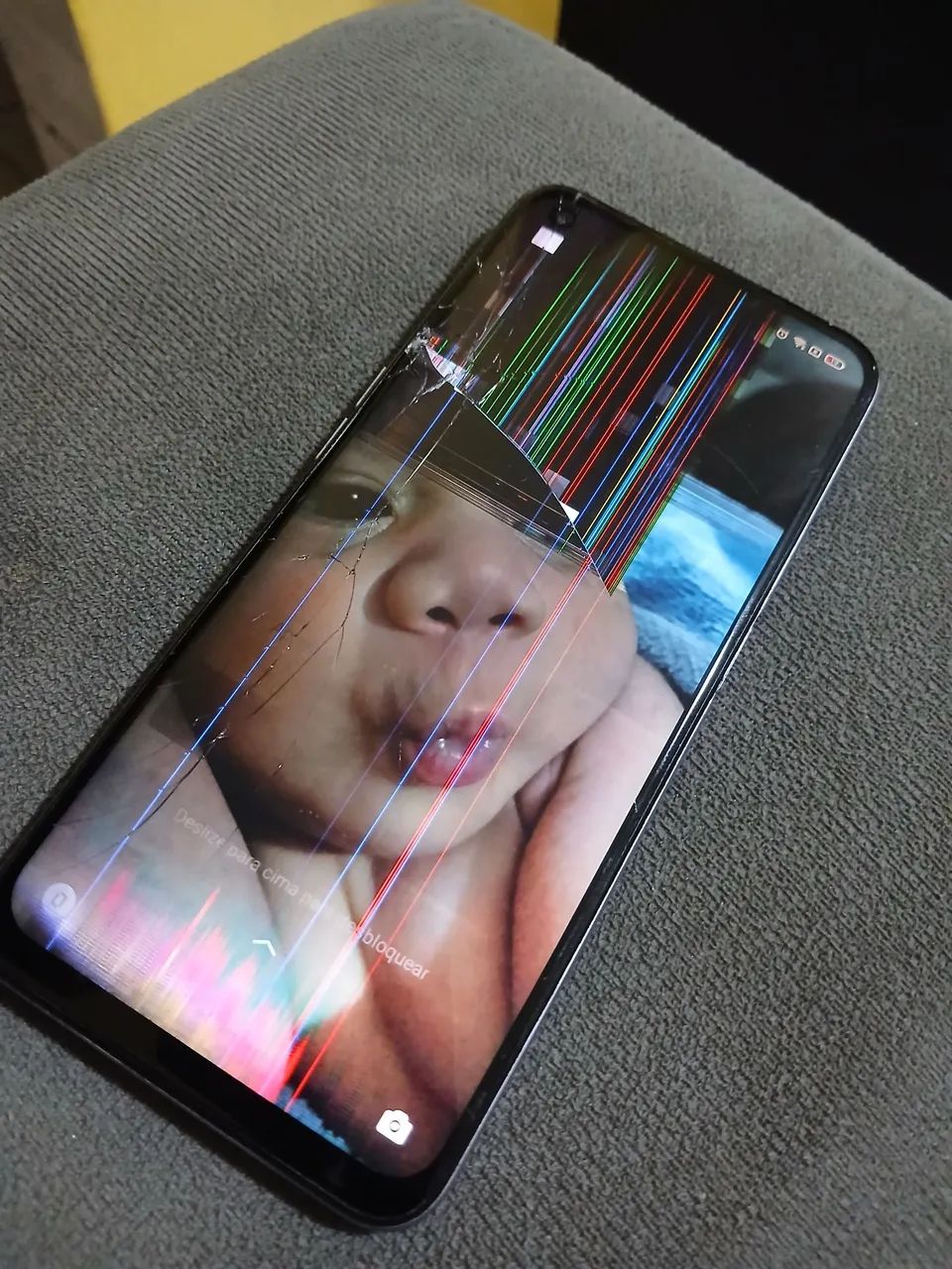 Celular Realme Q3S com defeito na tela Touch - Foto 2