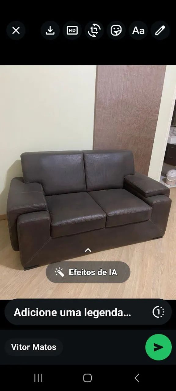 Sofá de couro pra 2 lugares 