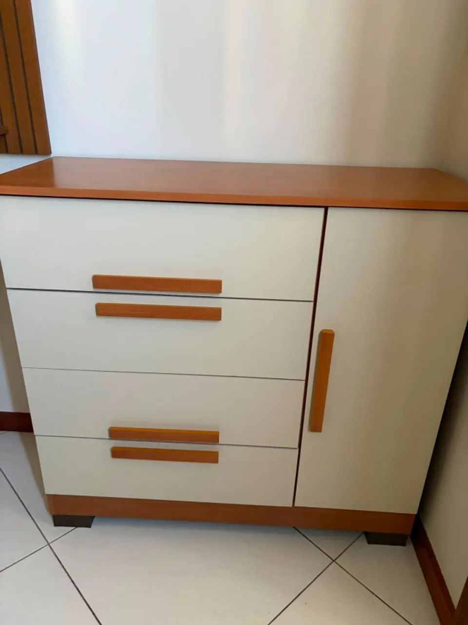 Cômoda em ótimo estado - Foto 2