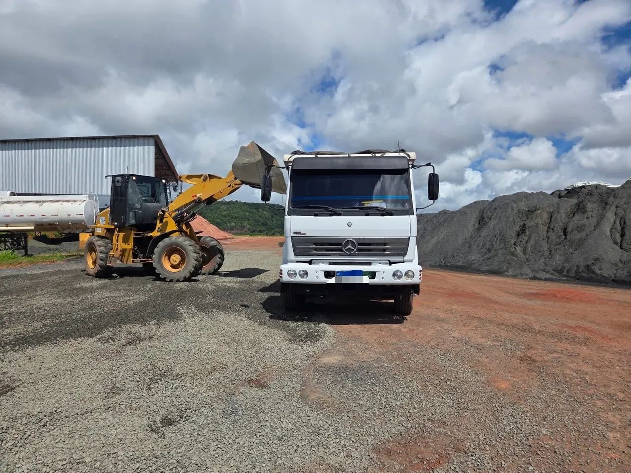 Caçamba MB 2726 - Foto 3