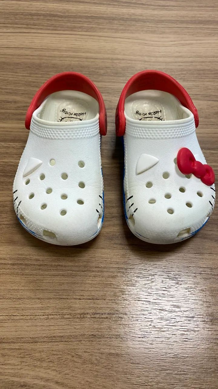 Crocs infantil Hello Kitty - Foto 3