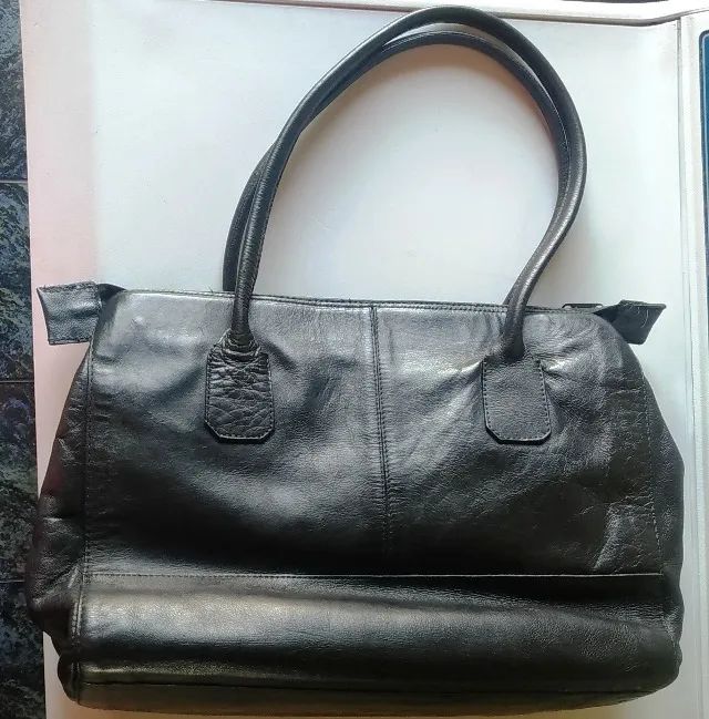 Bolsa preta em couro - Foto 2