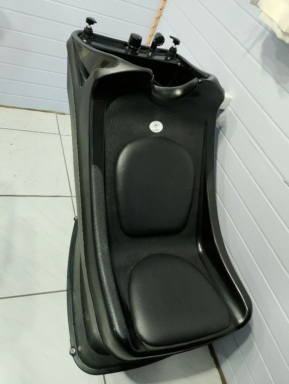 Lavatório e carrinho para salão 