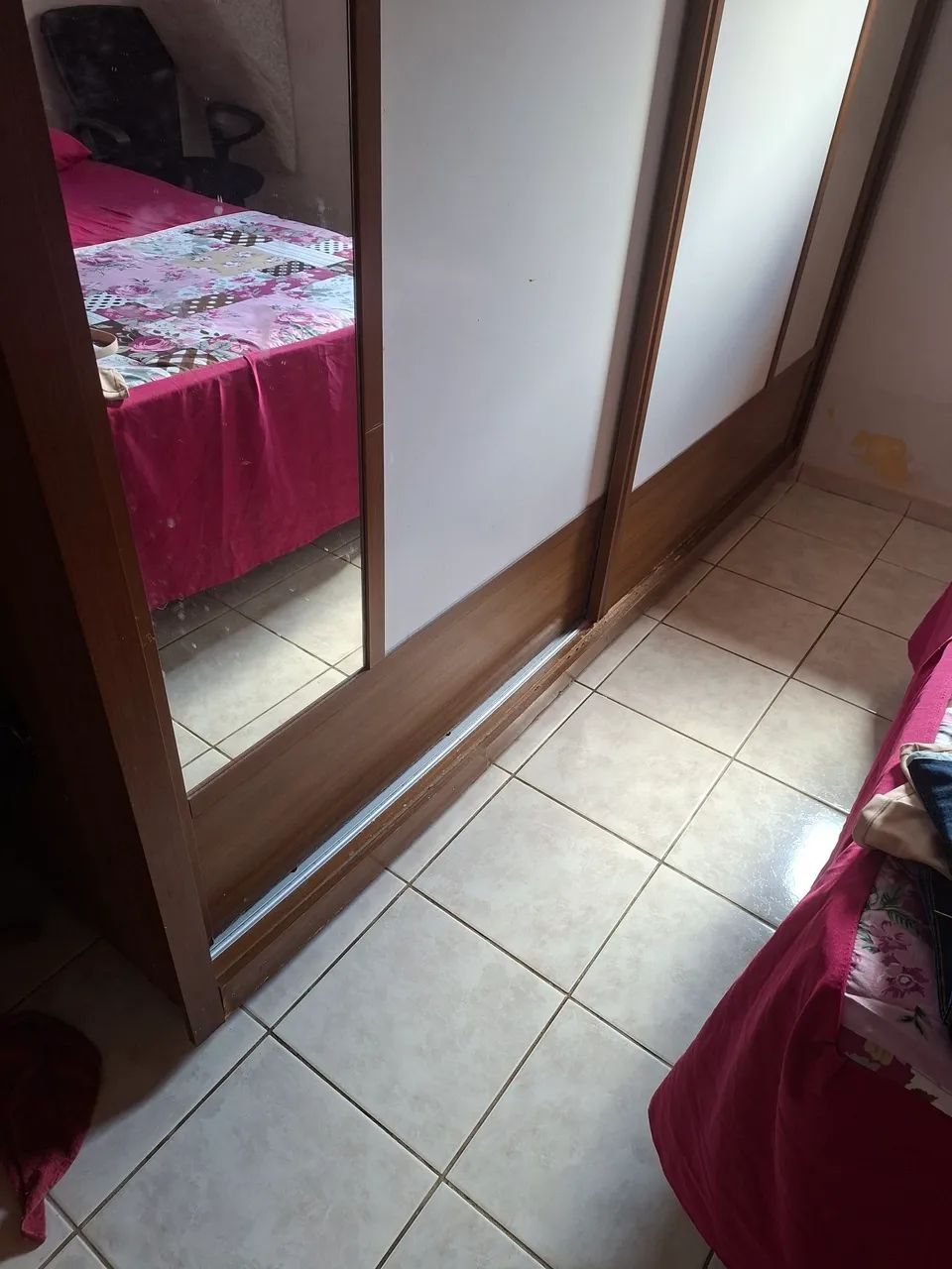 Guarda-roupa com avaria - Foto 2