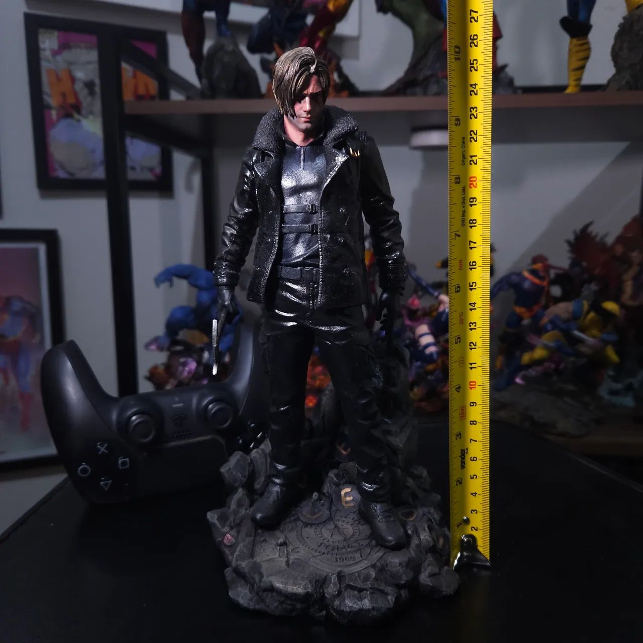  Leon Kennedy - 27cm Resident Evil Requiem  - Foto 5