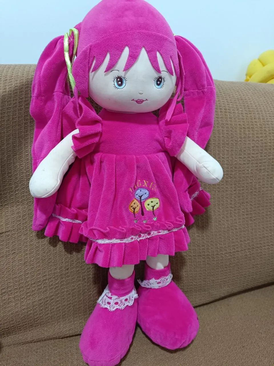 Boneca de pelúcia antialérgica seminova - Foto 2