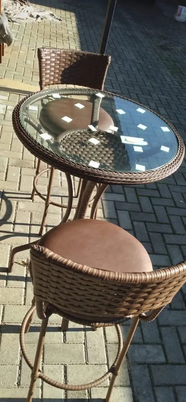 Conjunto de Mesa Bistrô + 2 Banquetas - Foto 4
